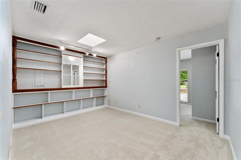 En Venta: $369,900 (3 camas, 2 baños, 1823 Pies cuadrados)
