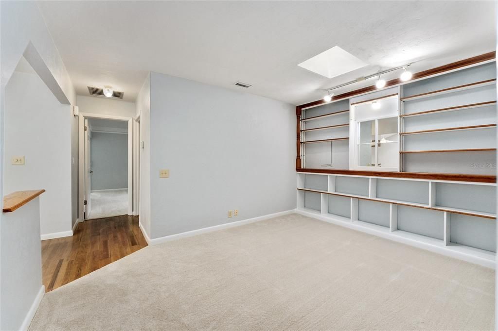 En Venta: $369,900 (3 camas, 2 baños, 1823 Pies cuadrados)