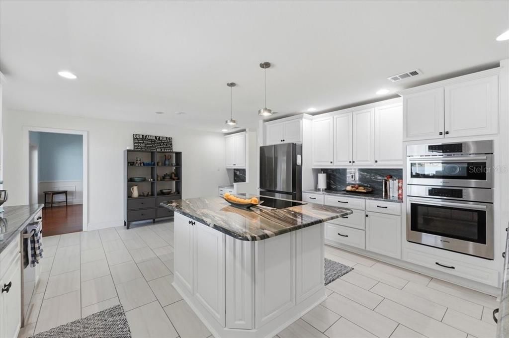 For Sale: $975,000 (4 beds, 3 baths, 3973 Square Feet)