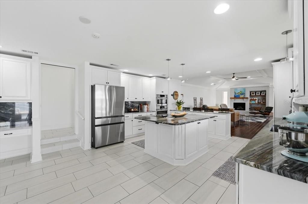For Sale: $975,000 (4 beds, 3 baths, 3973 Square Feet)