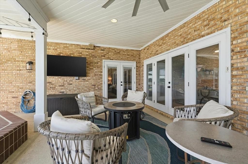 For Sale: $975,000 (4 beds, 3 baths, 3973 Square Feet)