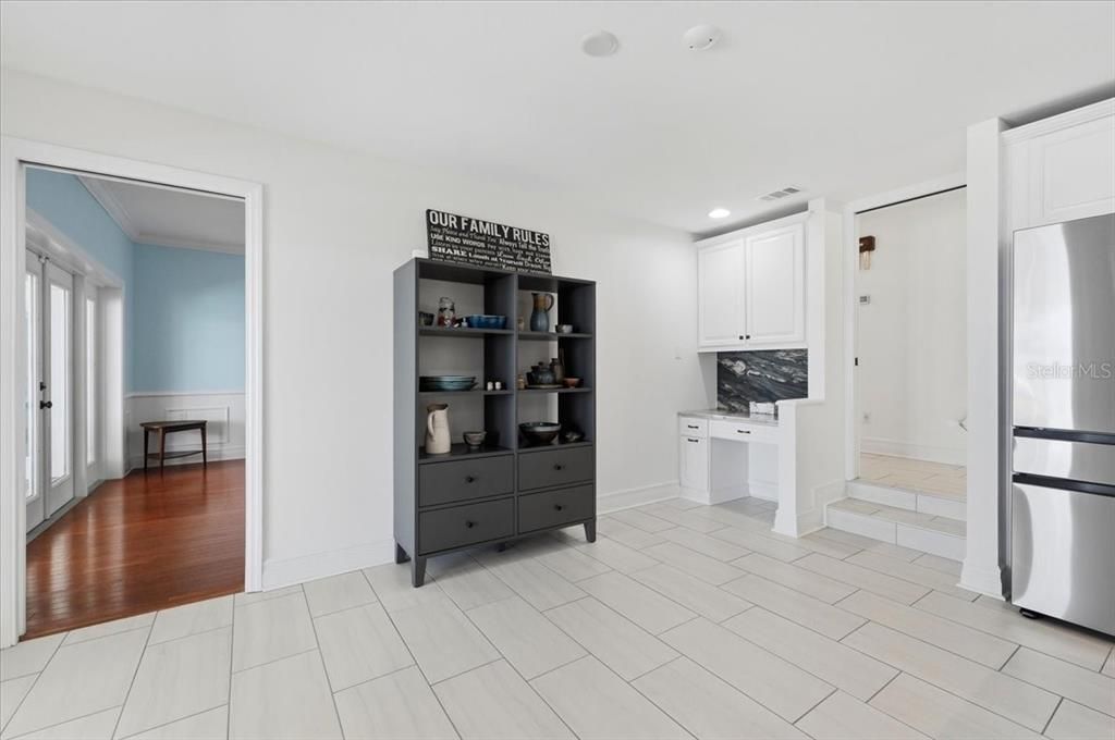 For Sale: $975,000 (4 beds, 3 baths, 3973 Square Feet)