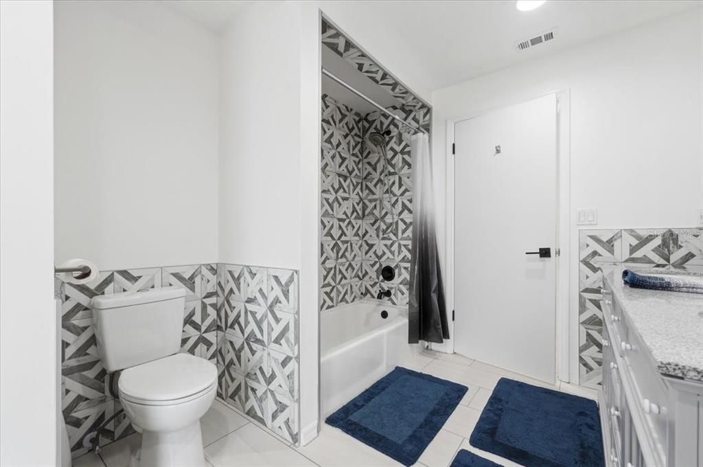 For Sale: $975,000 (4 beds, 3 baths, 3973 Square Feet)