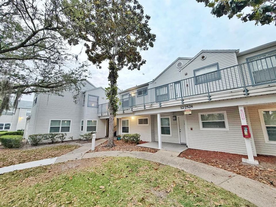 Activo con contrato: $119,000 (2 camas, 2 baños, 900 Pies cuadrados)