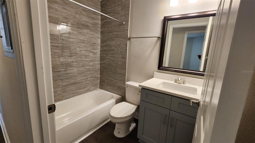 Activo con contrato: $119,000 (2 camas, 2 baños, 900 Pies cuadrados)