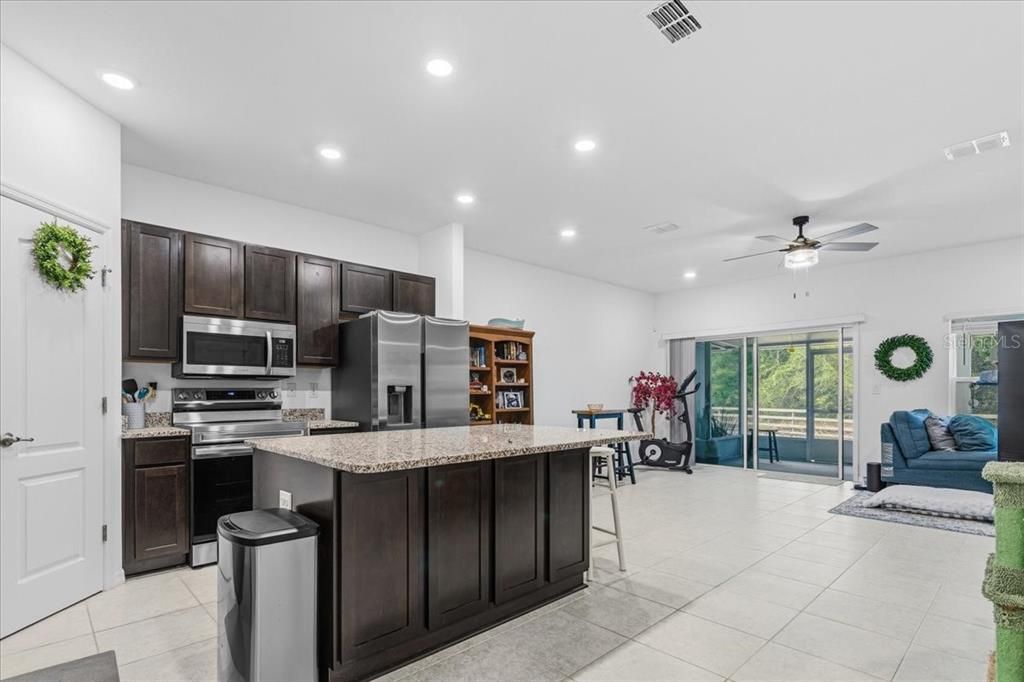 En Venta: $272,500 (3 camas, 2 baños, 1635 Pies cuadrados)