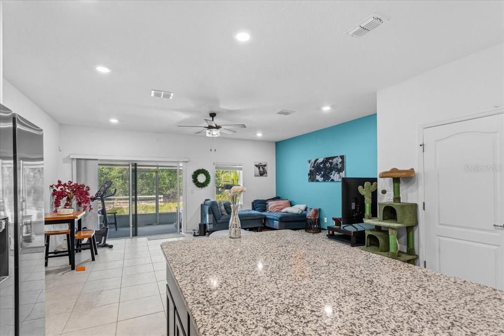 En Venta: $272,500 (3 camas, 2 baños, 1635 Pies cuadrados)