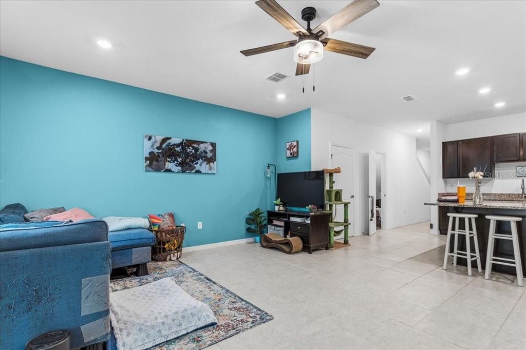 En Venta: $272,500 (3 camas, 2 baños, 1635 Pies cuadrados)