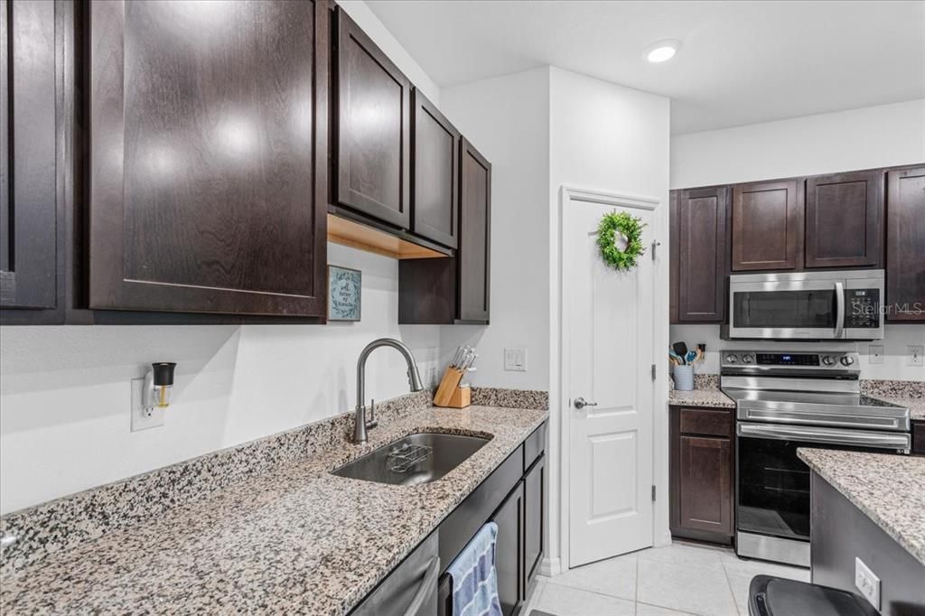 En Venta: $272,500 (3 camas, 2 baños, 1635 Pies cuadrados)