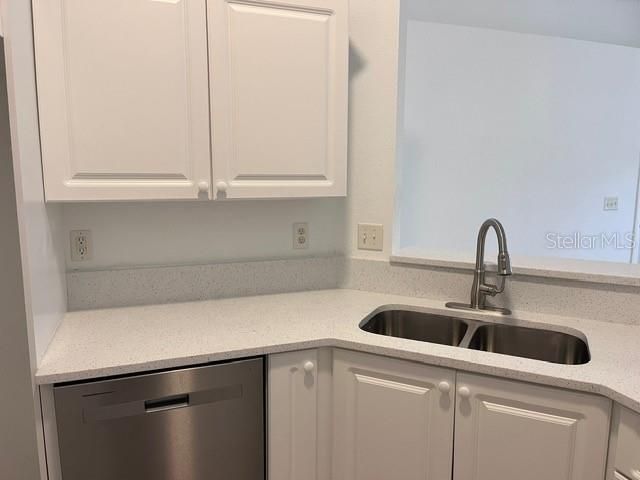 For Sale: $209,000 (2 beds, 2 baths, 1166 Square Feet)