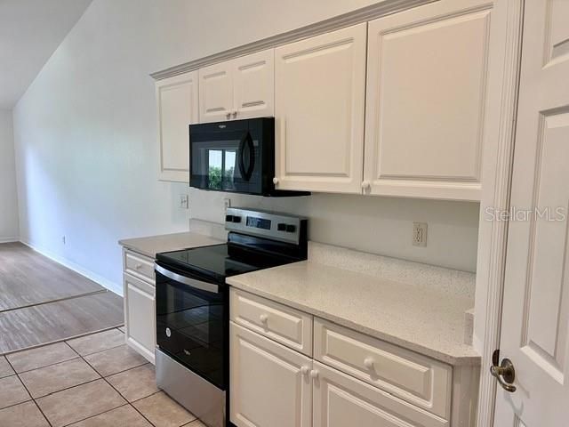 For Sale: $209,000 (2 beds, 2 baths, 1166 Square Feet)