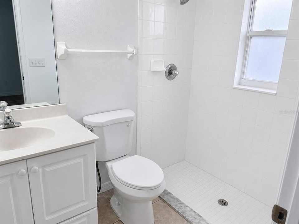 For Sale: $209,000 (2 beds, 2 baths, 1166 Square Feet)