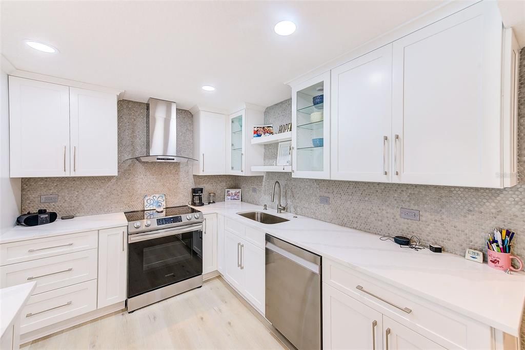 На продажу: $299,900 (1 спален, 1 ванн, 940 Квадратных фут)