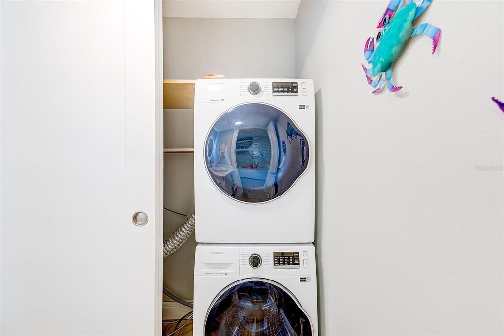 На продажу: $299,900 (1 спален, 1 ванн, 940 Квадратных фут)