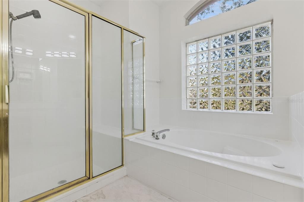 На продажу: $699,999 (4 спален, 3 ванн, 2590 Квадратных фут)