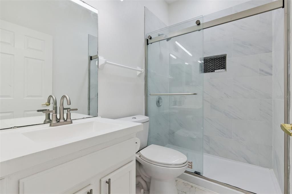 На продажу: $699,999 (4 спален, 3 ванн, 2590 Квадратных фут)
