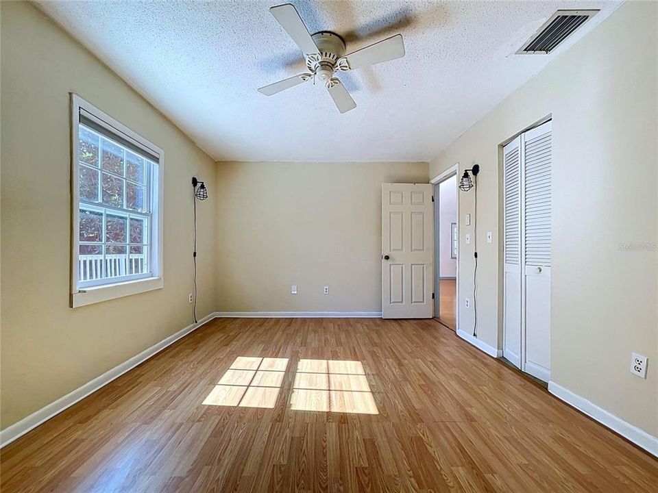 For Sale: $499,900 (3 beds, 3 baths, 1492 Square Feet)