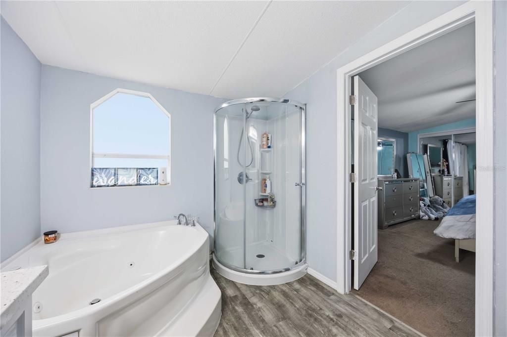 Под контрактом: $169,999 (3 спален, 2 ванн, 1188 Квадратных фут)