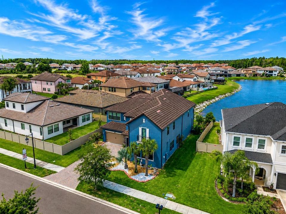 En Venta: $1,039,000 (5 camas, 4 baños, 4218 Pies cuadrados)