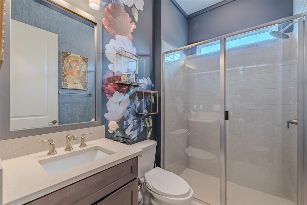 En Venta: $1,039,000 (5 camas, 4 baños, 4218 Pies cuadrados)