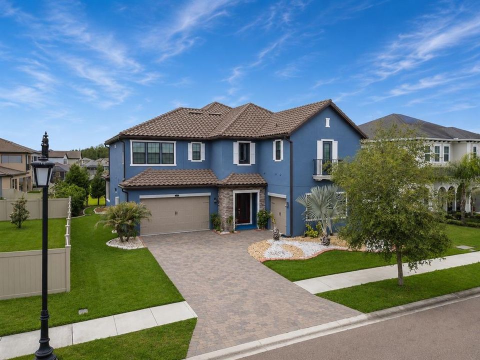 En Venta: $1,039,000 (5 camas, 4 baños, 4218 Pies cuadrados)