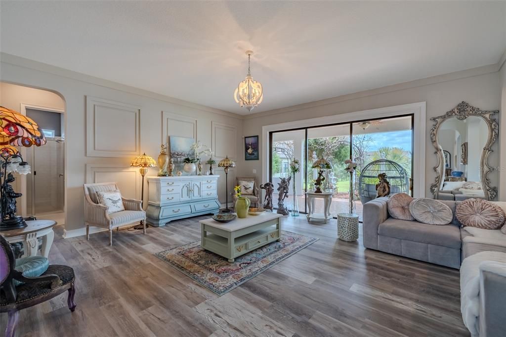 En Venta: $1,039,000 (5 camas, 4 baños, 4218 Pies cuadrados)