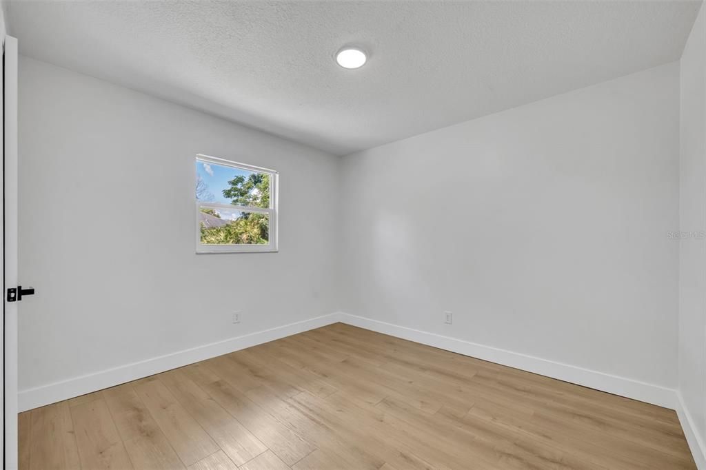 Active With Contract: $429,900 (5 beds, 0 baths, 1929 Square Feet)
