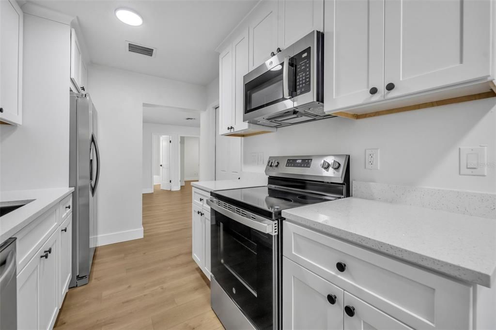 Active With Contract: $429,900 (5 beds, 0 baths, 1929 Square Feet)