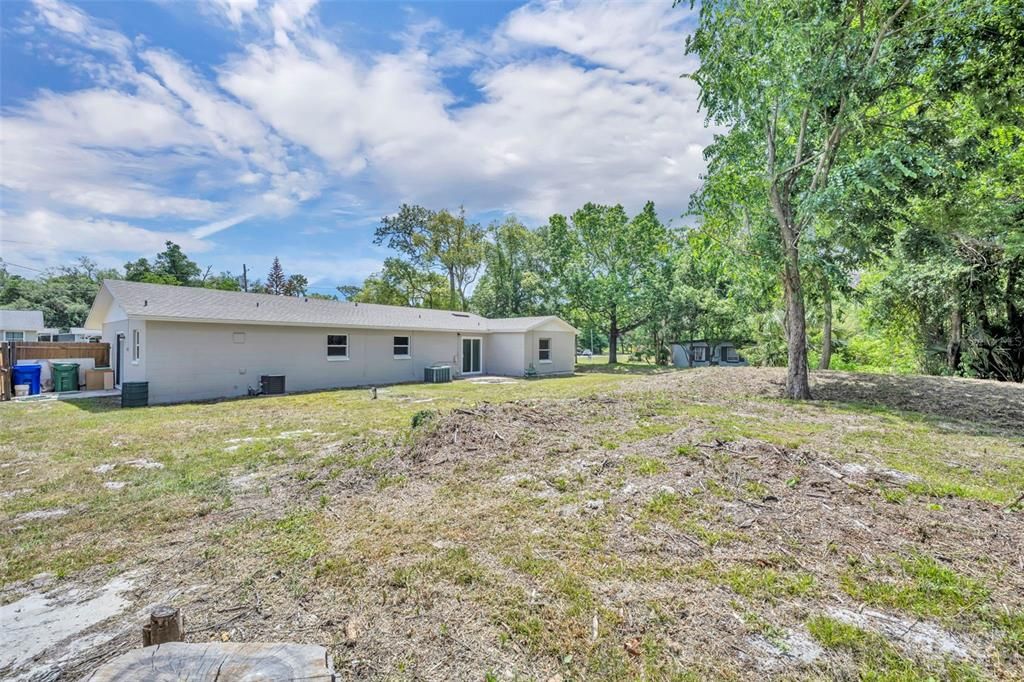 Active With Contract: $429,900 (5 beds, 0 baths, 1929 Square Feet)