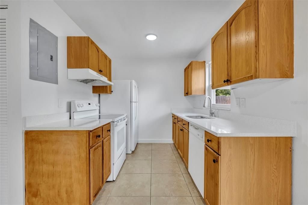 Active With Contract: $429,900 (5 beds, 0 baths, 1929 Square Feet)