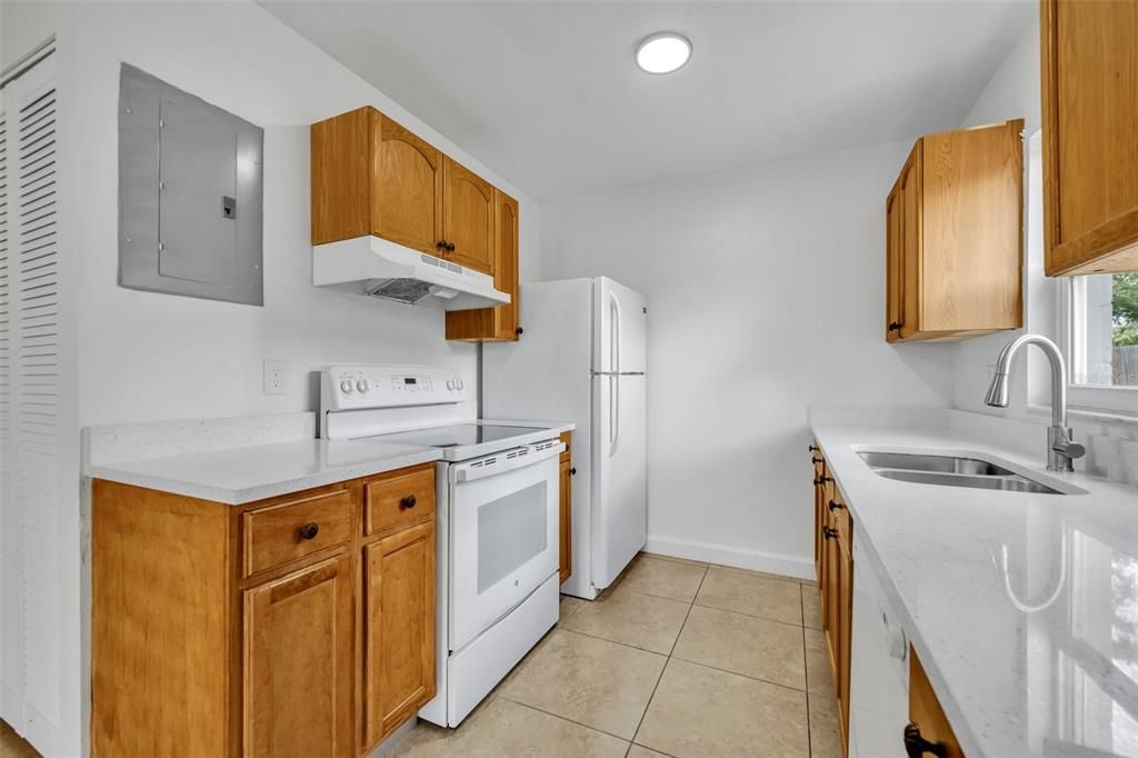 Active With Contract: $429,900 (5 beds, 0 baths, 1929 Square Feet)