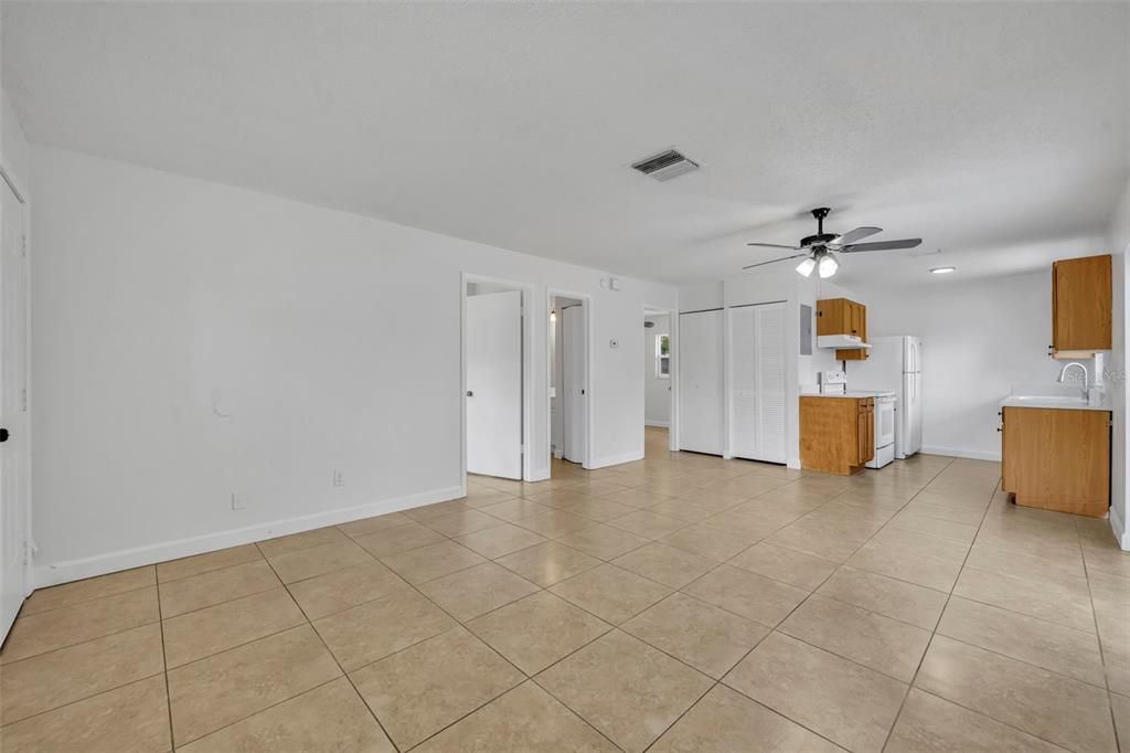 Active With Contract: $429,900 (5 beds, 0 baths, 1929 Square Feet)