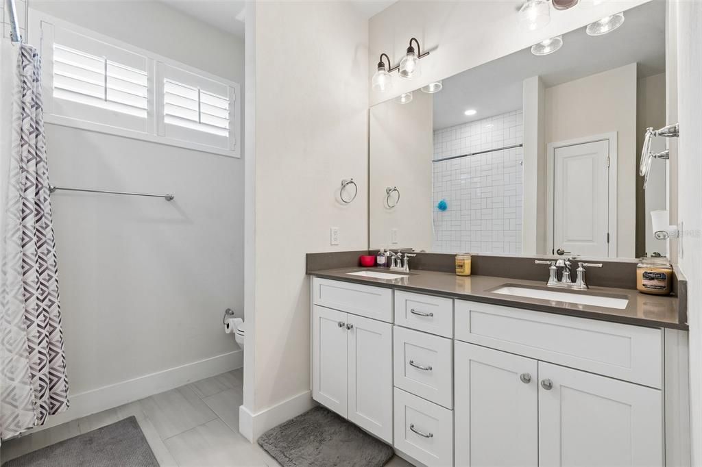 Active With Contract: $559,000 (4 beds, 2 baths, 2264 Square Feet)