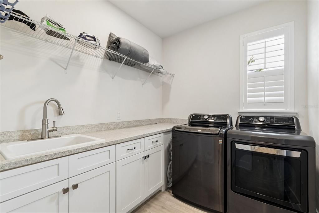 Active With Contract: $559,000 (4 beds, 2 baths, 2264 Square Feet)