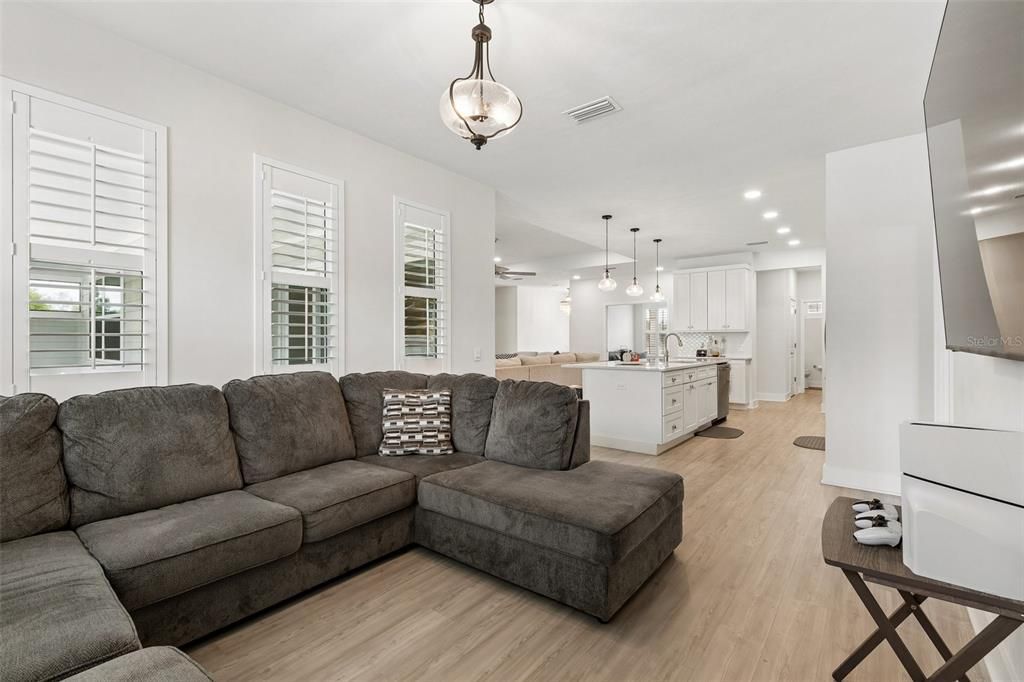 Active With Contract: $559,000 (4 beds, 2 baths, 2264 Square Feet)