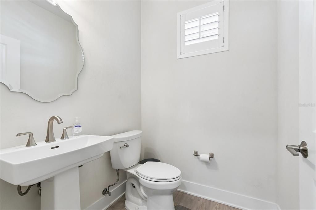 Active With Contract: $559,000 (4 beds, 2 baths, 2264 Square Feet)