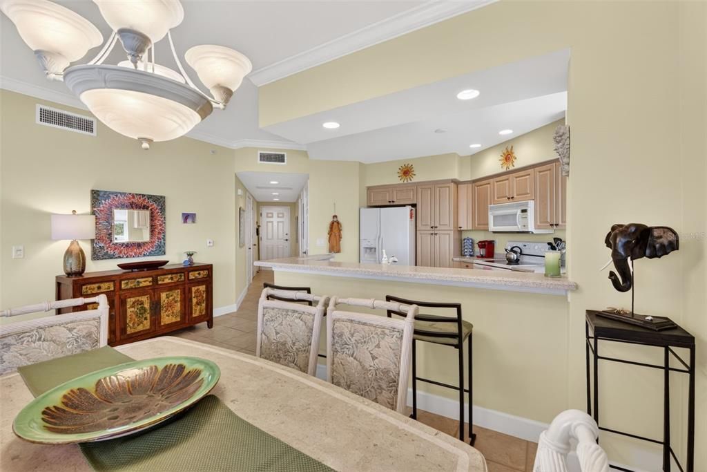 For Sale: $375,000 (2 beds, 2 baths, 1346 Square Feet)