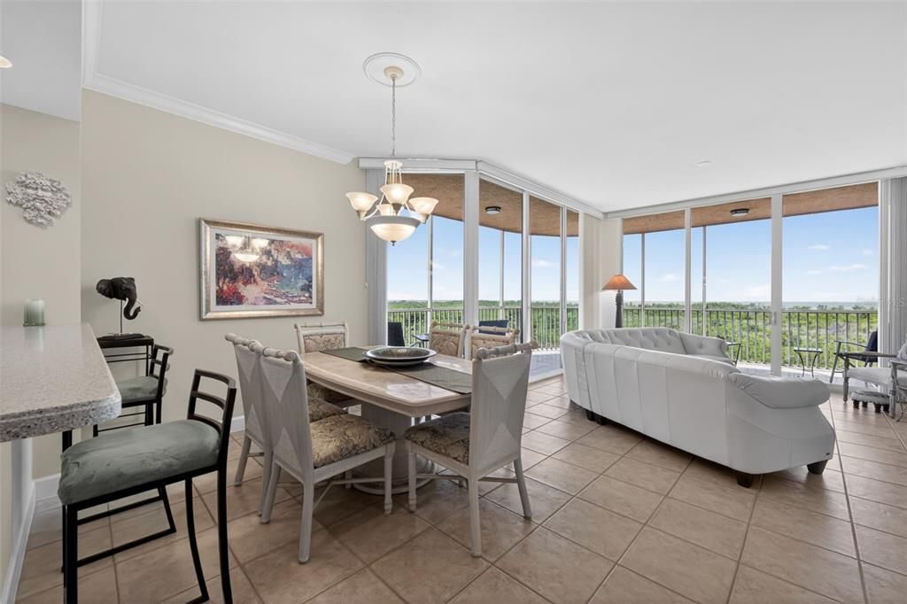 For Sale: $375,000 (2 beds, 2 baths, 1346 Square Feet)