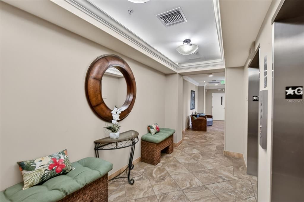 For Sale: $375,000 (2 beds, 2 baths, 1346 Square Feet)