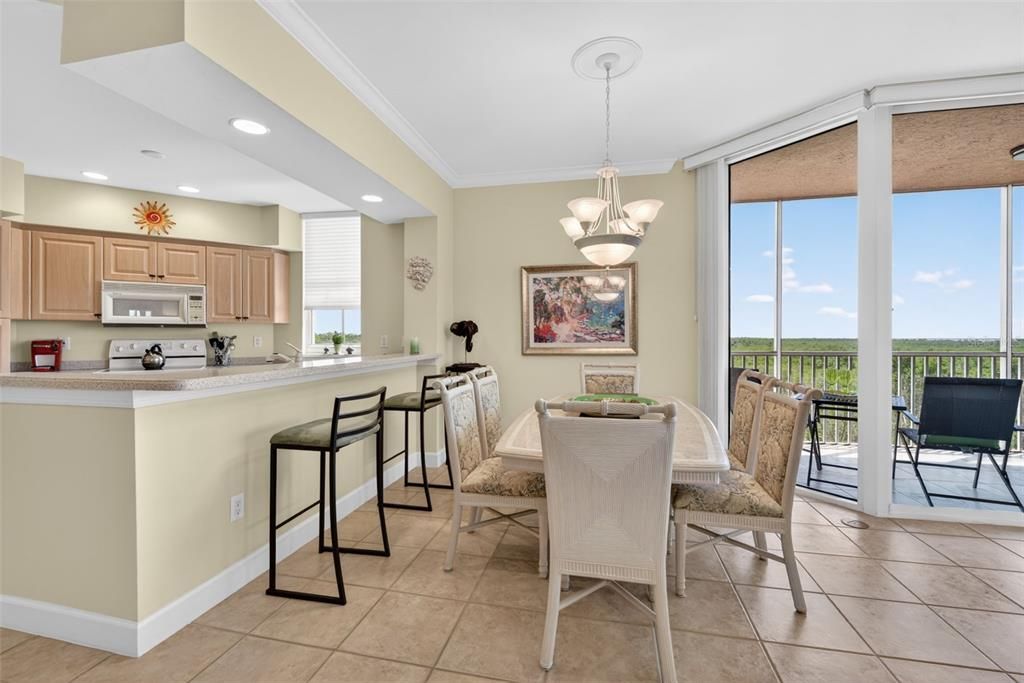 For Sale: $375,000 (2 beds, 2 baths, 1346 Square Feet)