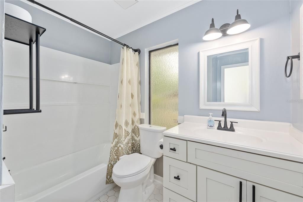 Active With Contract: $195,000 (3 beds, 2 baths, 1275 Square Feet)