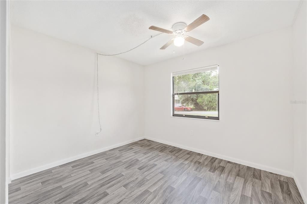 Active With Contract: $195,000 (3 beds, 2 baths, 1275 Square Feet)