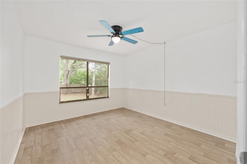 Active With Contract: $195,000 (3 beds, 2 baths, 1275 Square Feet)