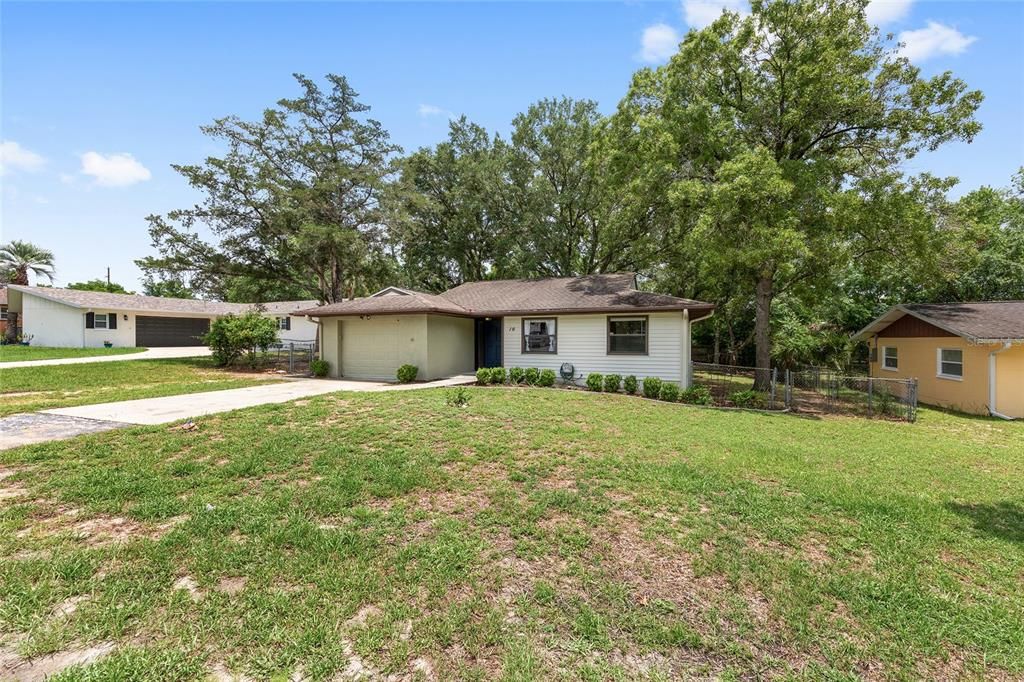 Active With Contract: $195,000 (3 beds, 2 baths, 1275 Square Feet)