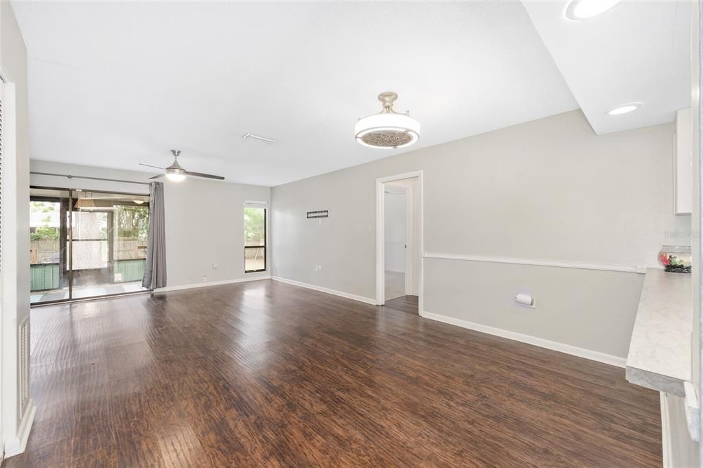 Active With Contract: $195,000 (3 beds, 2 baths, 1275 Square Feet)