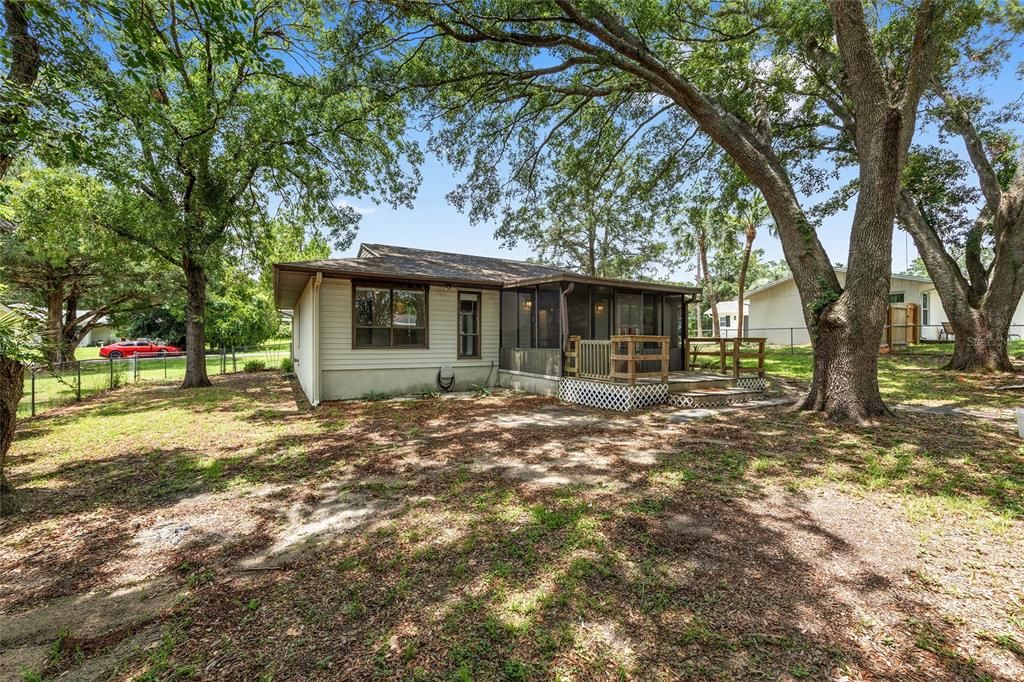 Active With Contract: $195,000 (3 beds, 2 baths, 1275 Square Feet)