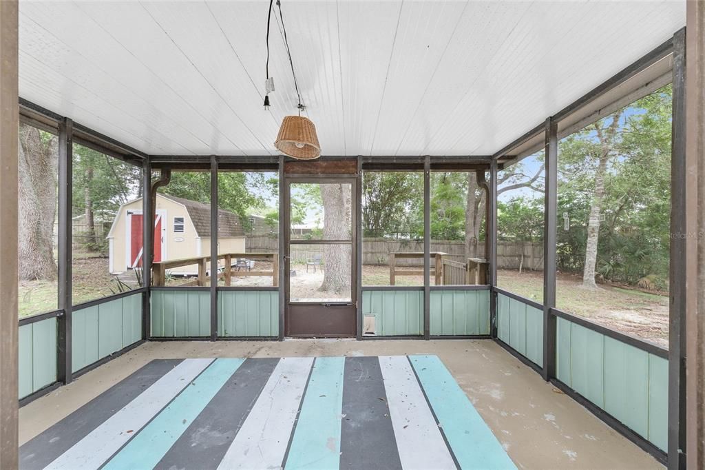 Active With Contract: $195,000 (3 beds, 2 baths, 1275 Square Feet)