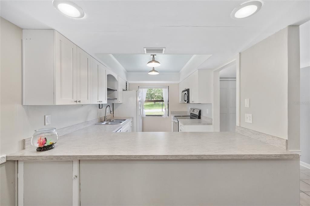 Active With Contract: $195,000 (3 beds, 2 baths, 1275 Square Feet)