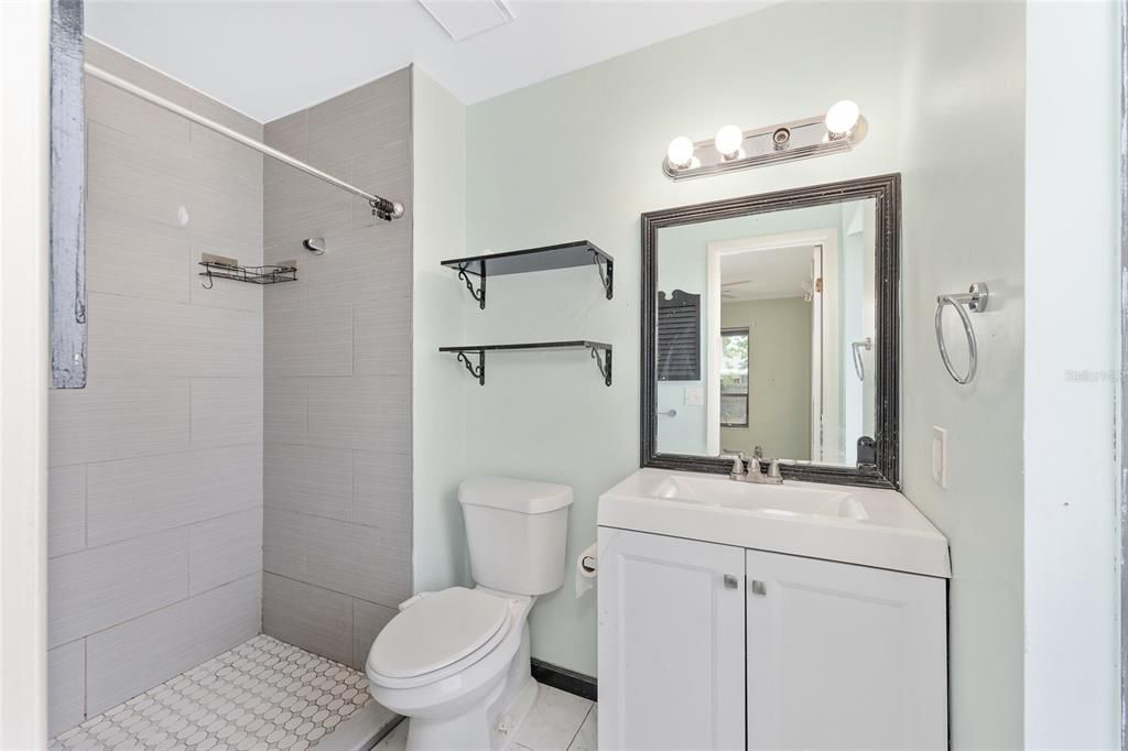 Active With Contract: $195,000 (3 beds, 2 baths, 1275 Square Feet)