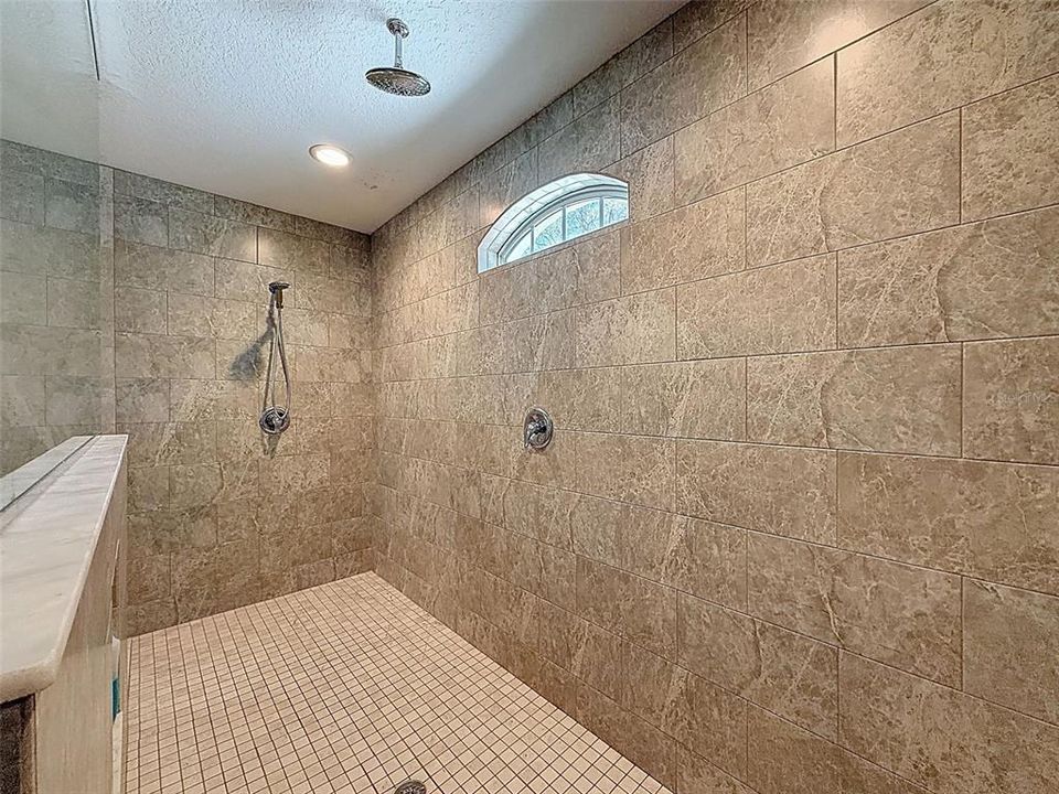 На продажу: $709,900 (4 спален, 4 ванн, 2850 Квадратных фут)